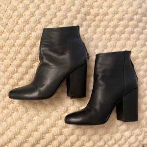 Steve Madden black booties